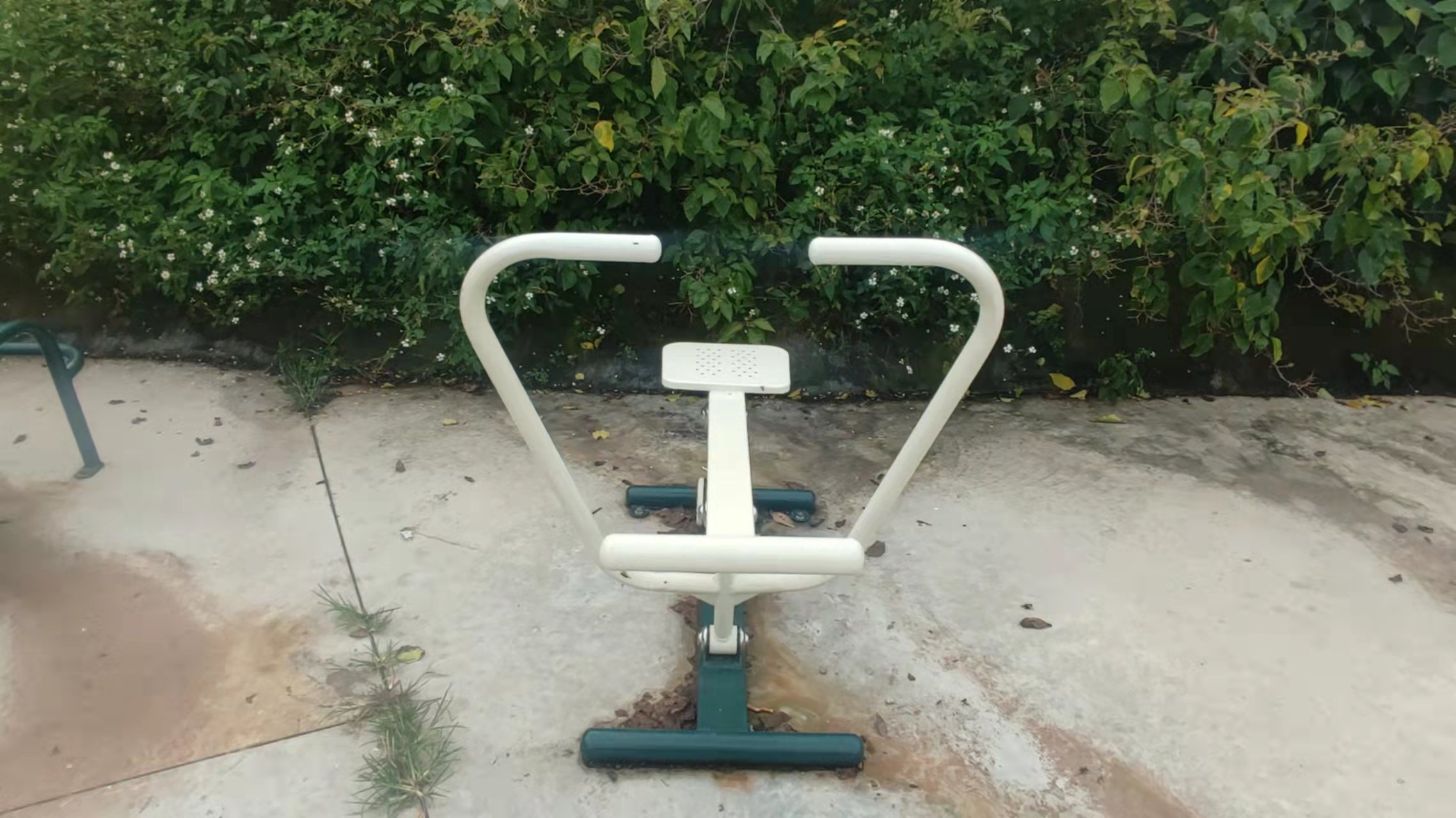 三乡镇白石村锚山篮球场(图10) 三乡镇白石村锚山篮球场(图10)