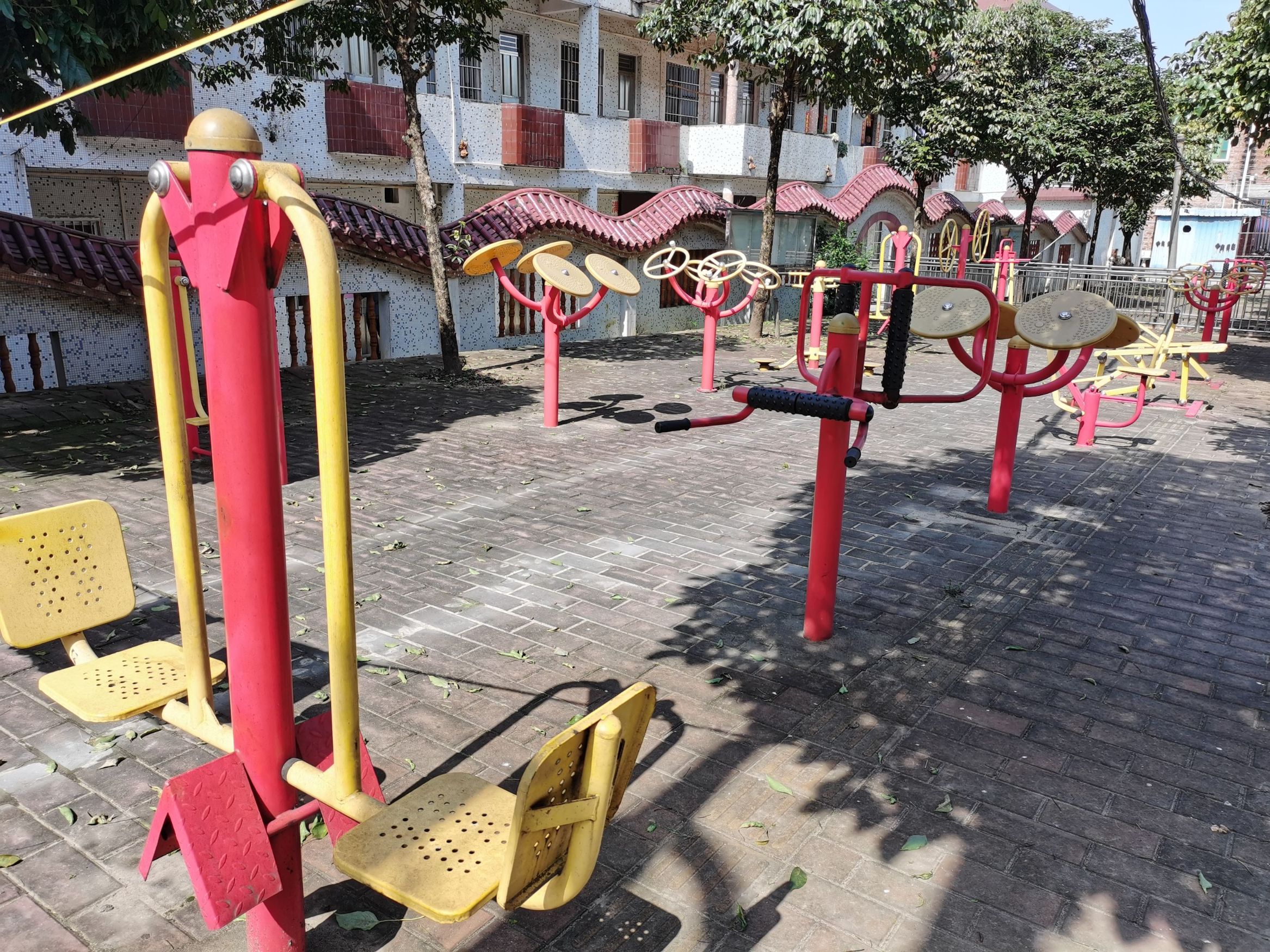 东南村综合文化活动广场(图2) 东南村综合文化活动广场(图2)