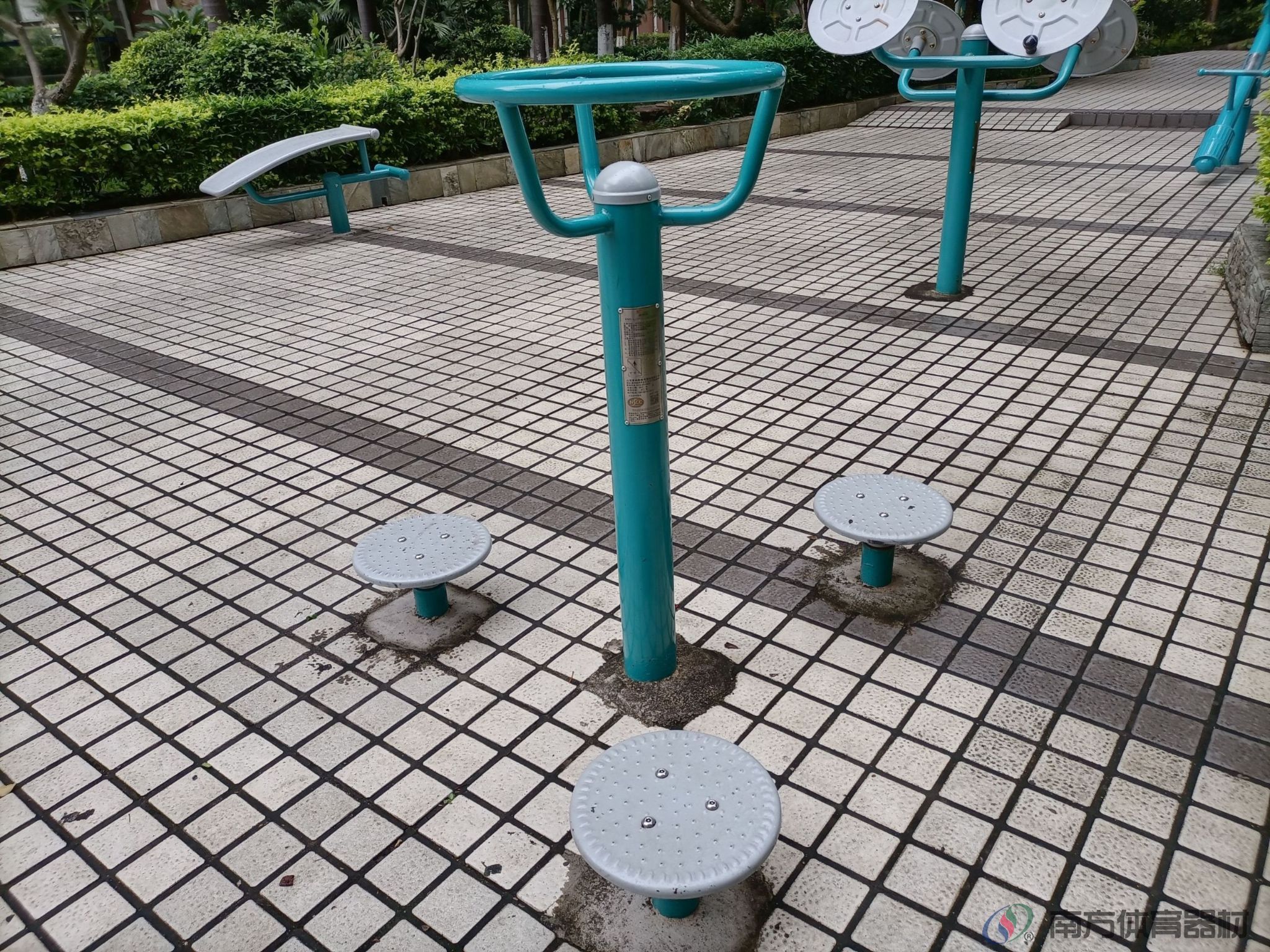 湖光山色小区(图2) 湖光山色小区(图2)