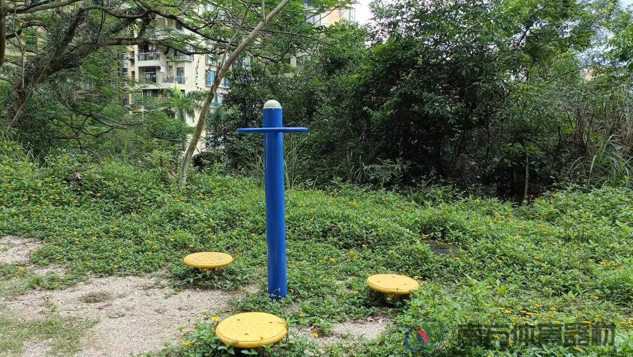 御龙山庄中区儿童乐园(图2) 御龙山庄中区儿童乐园(图2)